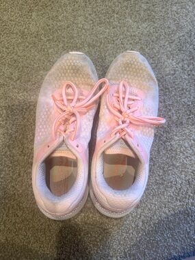 Women’s Pink Athletic Sneakers - Lightweight Comfort